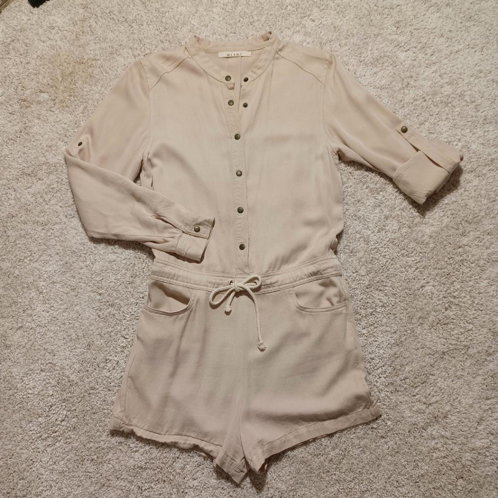 MIAMI Beige Snap Front Convertible Sleeve Romper